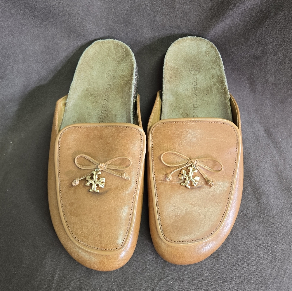Tory Charm Mule Size 7.5